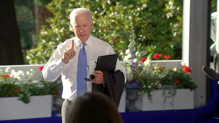 Joe Biden a eu un échange laconique avec la journaliste de CNN Kaitlan Collins, avant de s'excuser plus tard, se qualifiant de 