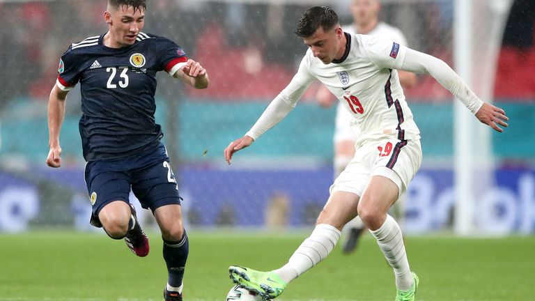 Billy Gilmour (à gauche) et Mason Mount