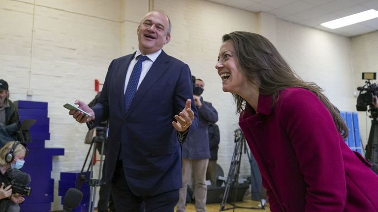 The Lib Dems&#39; new MP for Chesham and Amersham, Sarah Green, and party leader Sir Ed Davey 