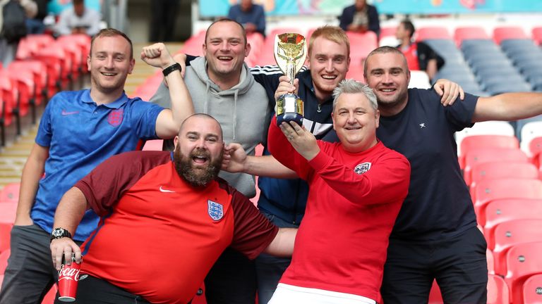 Les supporters anglais à Wembley