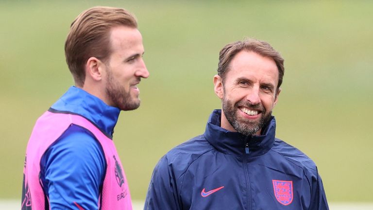 Harry Kane et Gareth Southgate photographiés lors d'une séance d'entraînement avant le match de l'Angleterre contre l'Allemagne