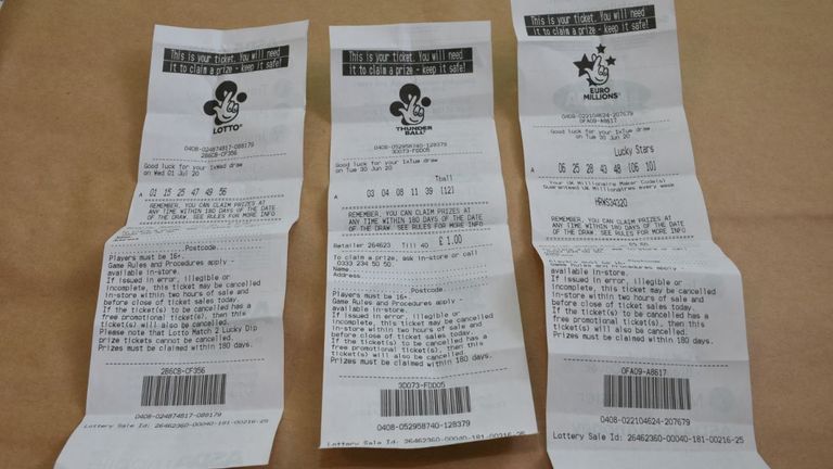 Billets de loterie trouvés dans la chambre de Danyal Hussein