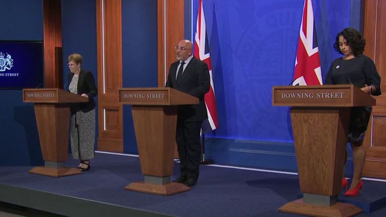 nadhim zahawi leads a downing street news conference with Nikki Kanani and Mary Ramsay