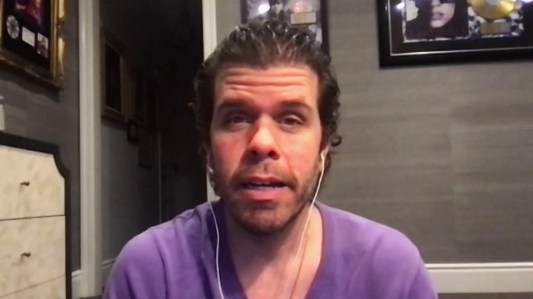 Blogger Perez Hilton says he regrets his behaviour towards Britney Spears in the past. 