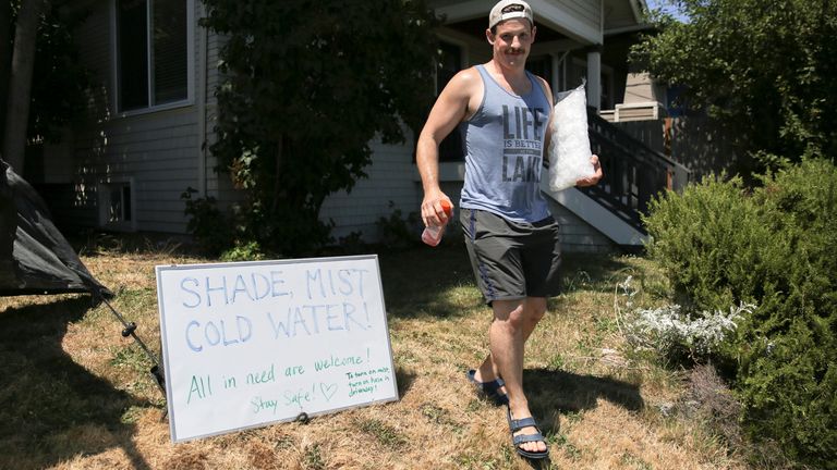 A Seattle resident with his homemade cooling system