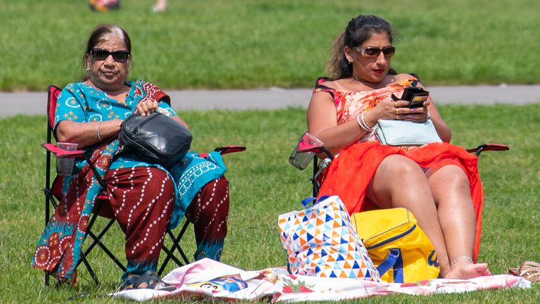 Uk Weather Country Records Warmest Day Of The Year So Far For The Third Consecutive Day Weather News Sky News