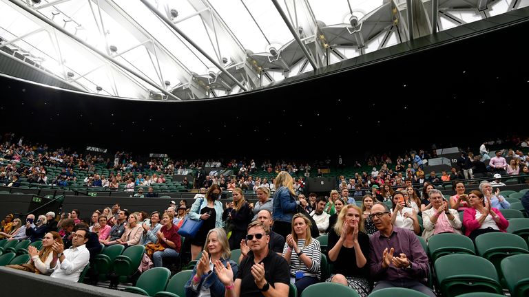 Crowds are back as Wimbledon returns to capacity, Wimbledon 2022