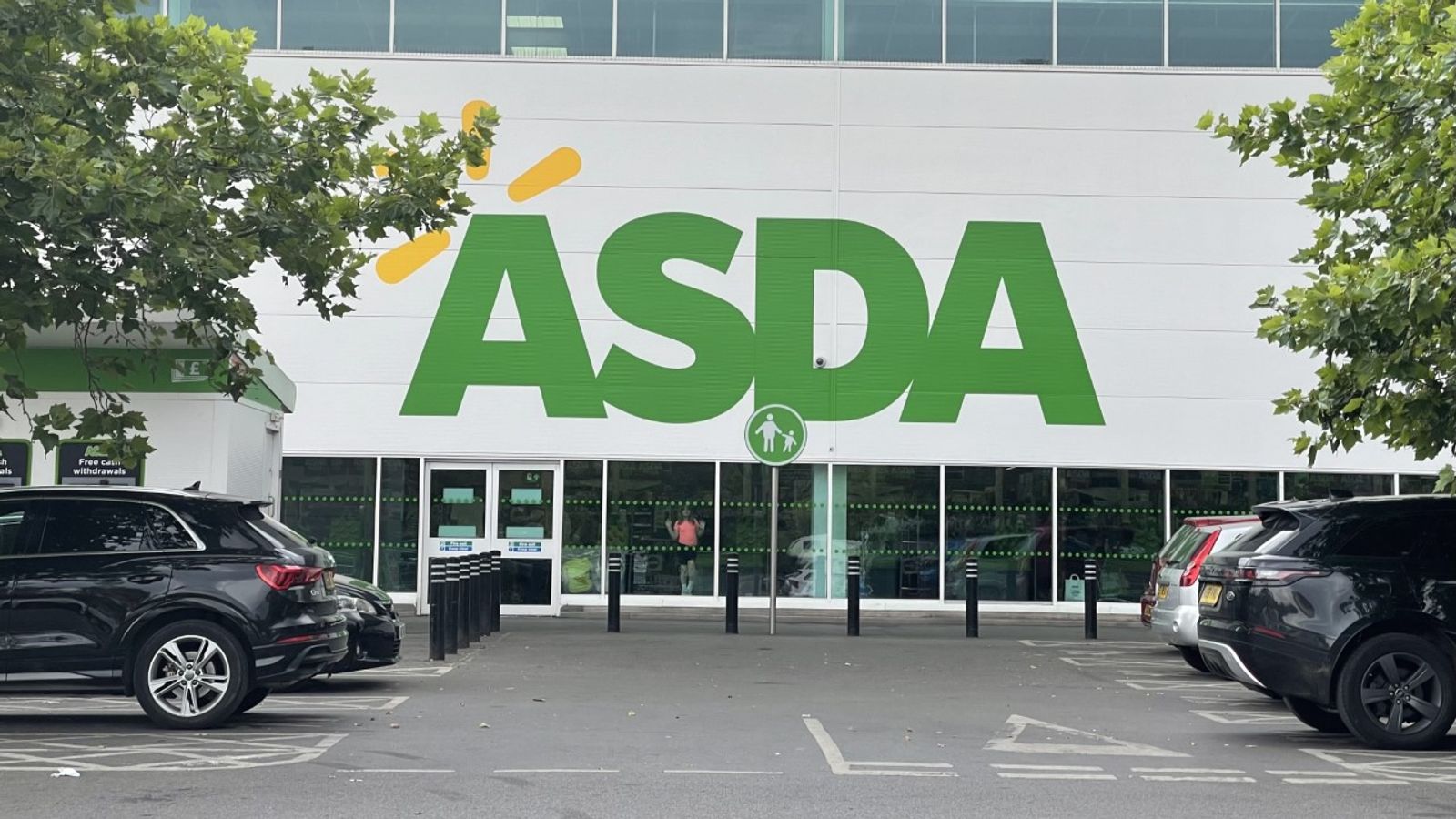 7,000 Asda staff could face the sack unless they agree to a 'shameful' pay cut, union claims