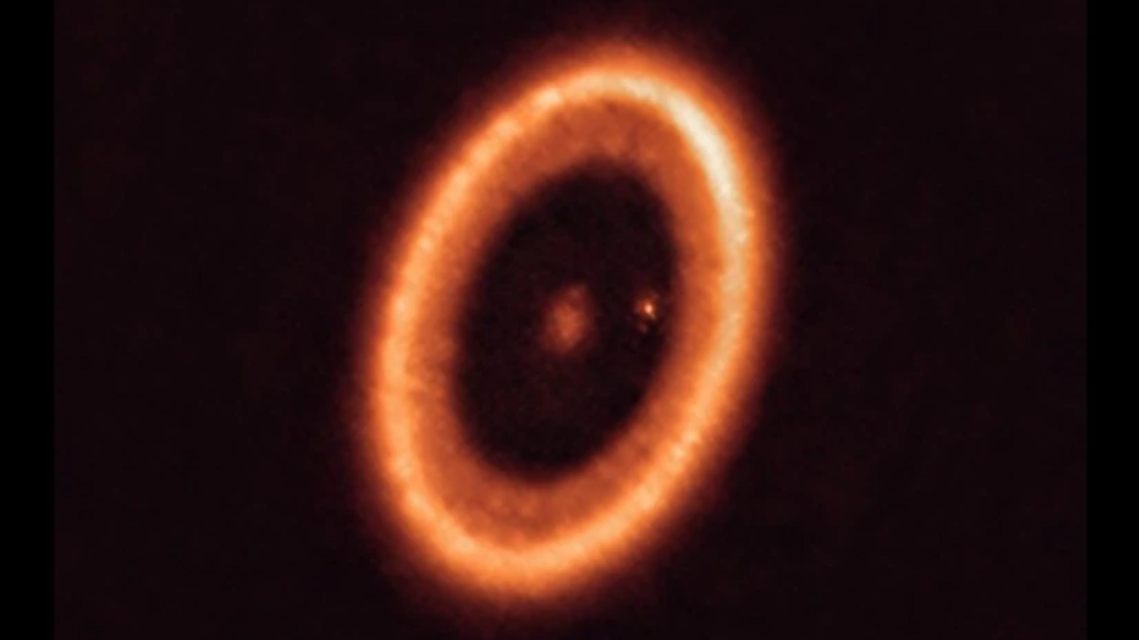 'Eye of Sauron' image reveals disc forming around alien planet ...