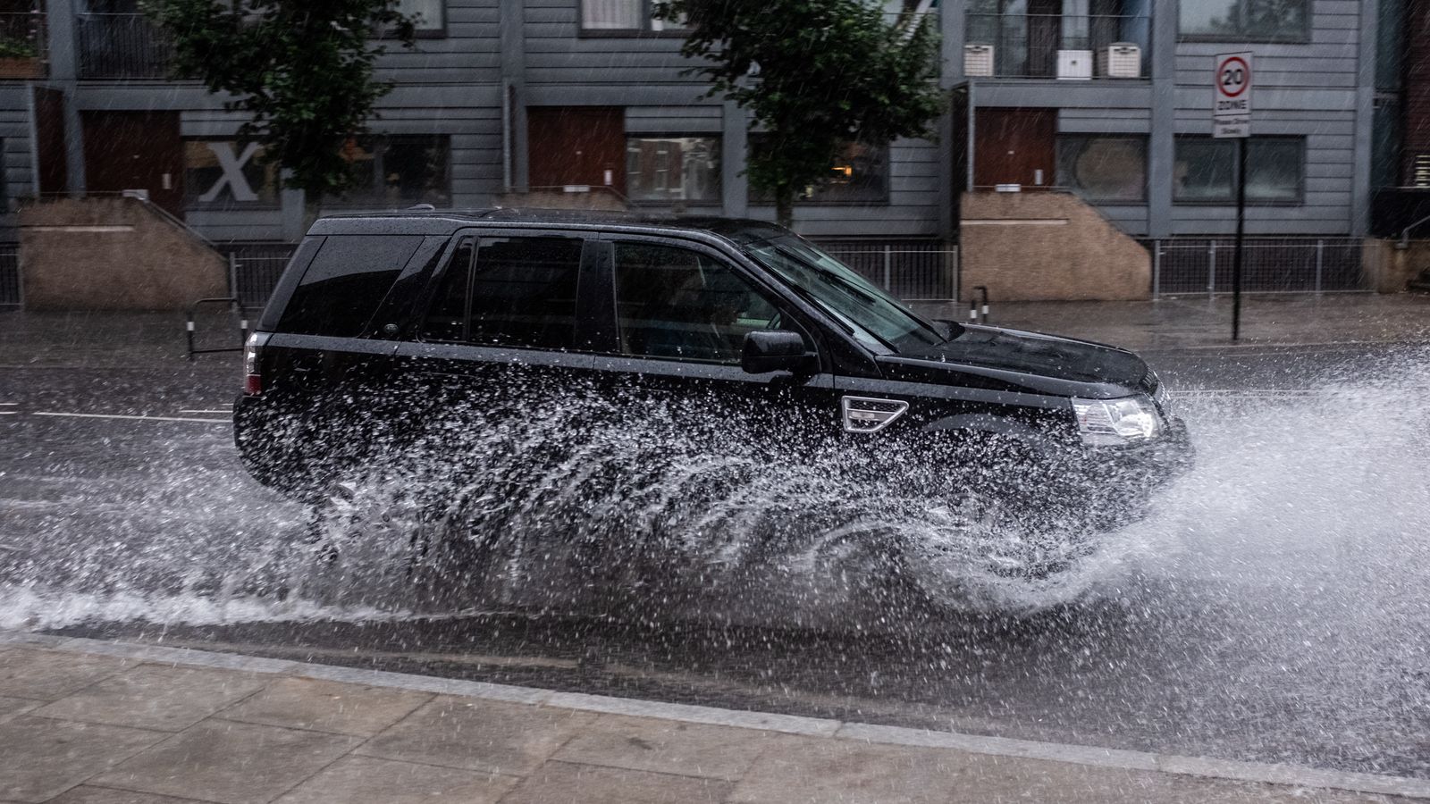 UK Weather: Thunderstorms And Heavy Rainfall To Hit Much Of Country As ...