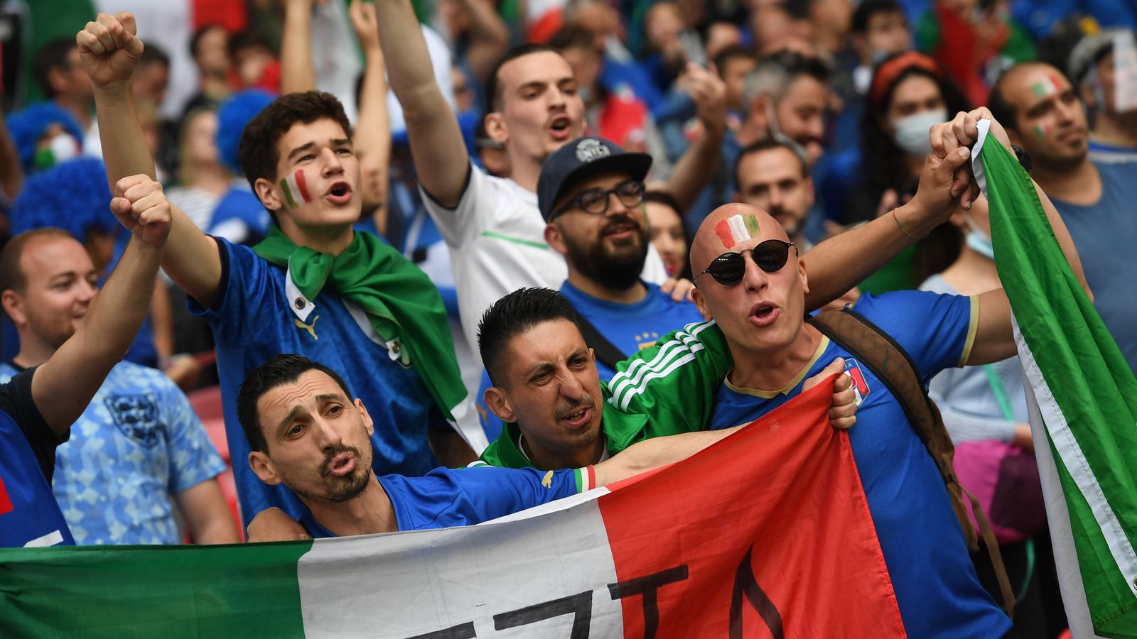 Euro 2020 final: Triumph and despair in pictures - Italy and England ...