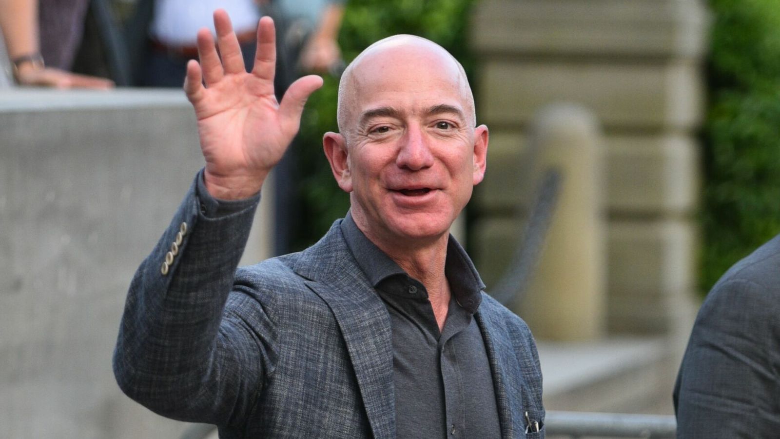 Jeff bezos wrist online watch