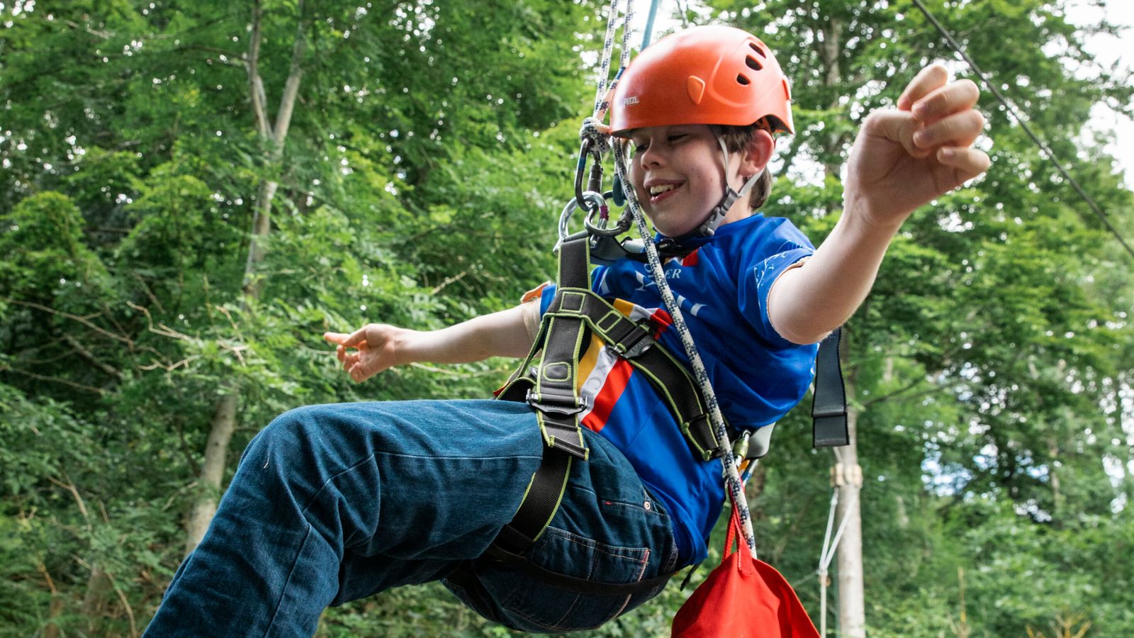 Oliver Voysey: Severely disabled teenager given PM's award for helping ...