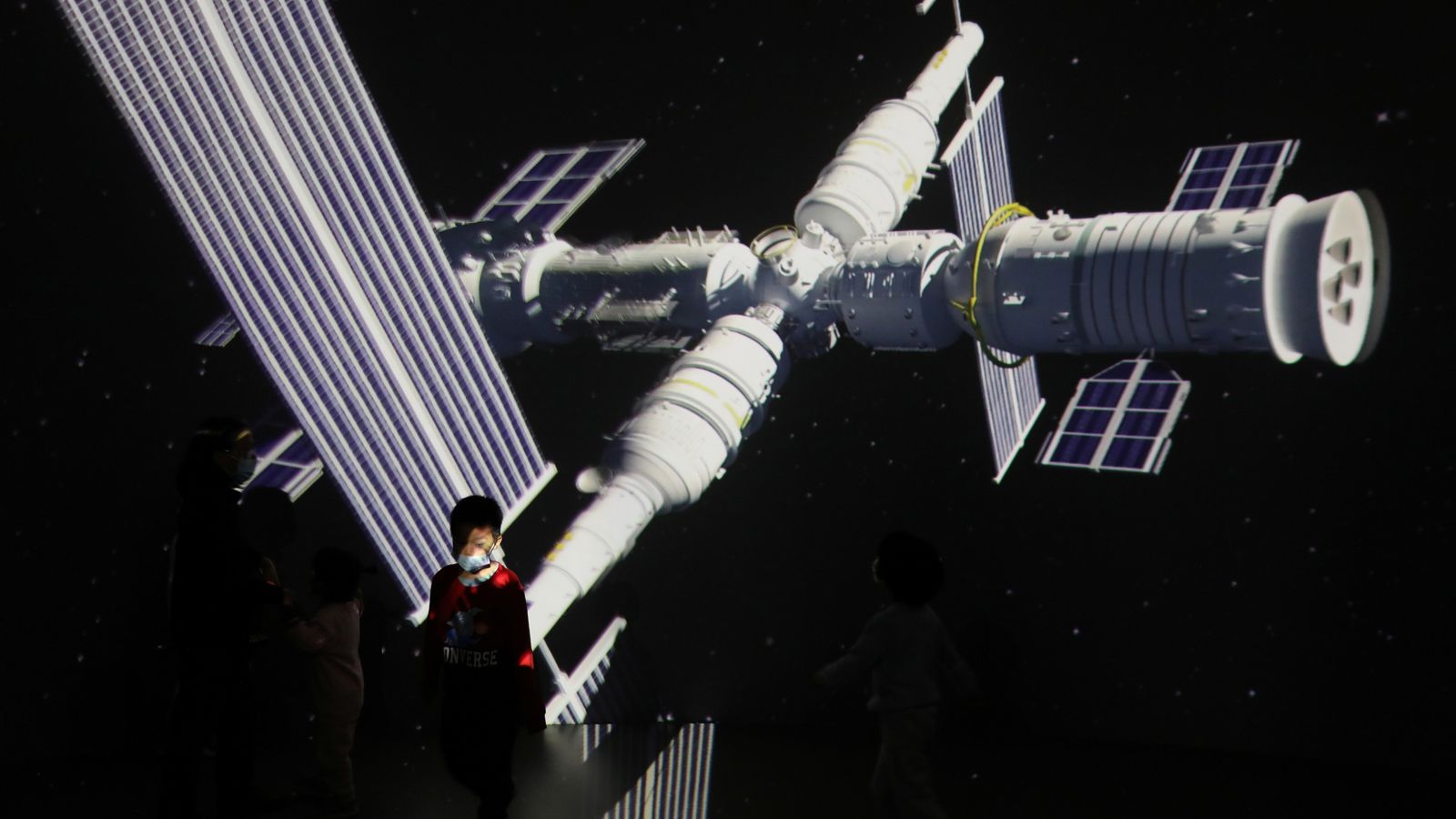 China Working On Constructing Miles-wide 'ultra-large' Spacecraft ...