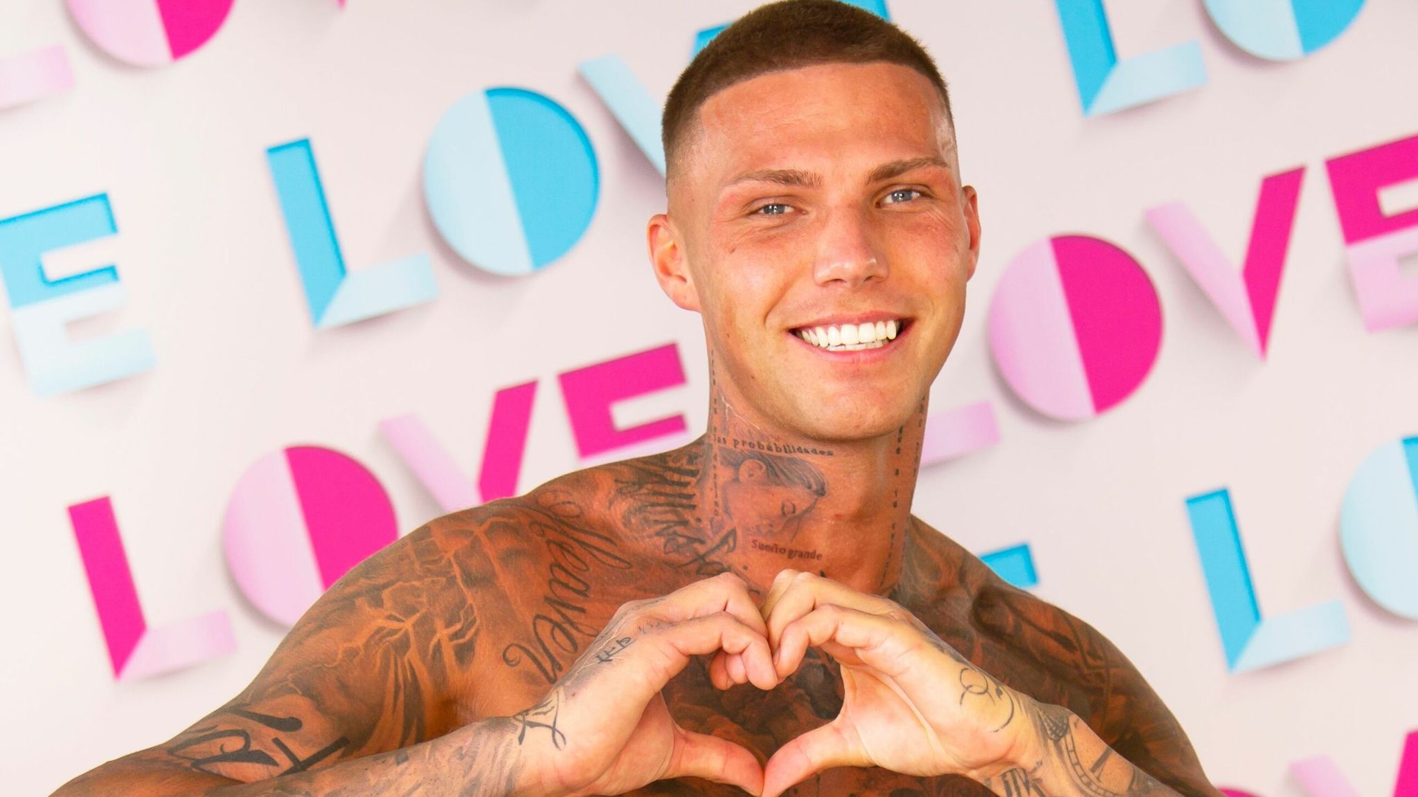 Love Island Receives More Than 1 500 Complaints After Contestant Danny Bibby Allowed In Villa Ents Arts News Sky News