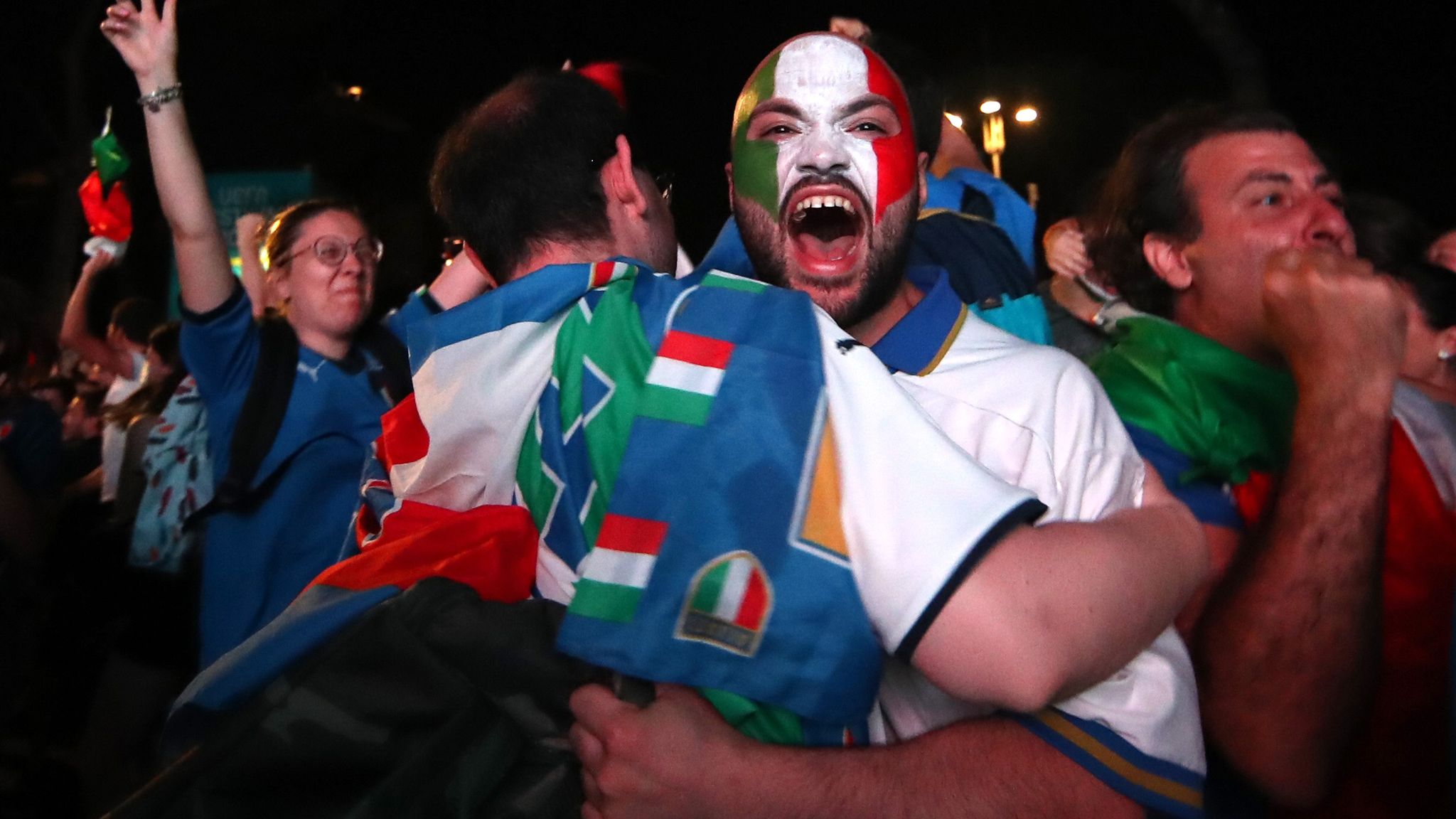 Италия вылетела. Italy Fans 2020. Brazil Fans celebrate after their Team defeated Chile. Italian Fans. Italy Fans photo.