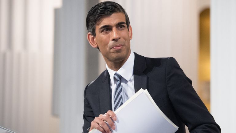 El canciller de Hacienda, Rishi Sunak, después de pronunciar su discurso de 'Mansion House' a Servicios Financieros y Profesionales, anteriormente conocido como la Cena de los Banqueros, en Mansion House en la ciudad de Londres.  Fecha de la foto: jueves 1 de julio de 2021.