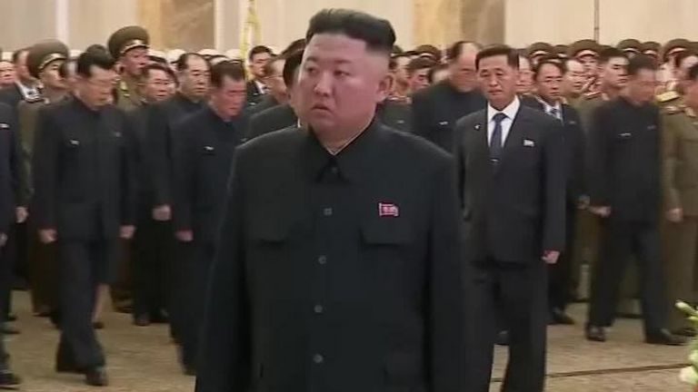 Kim Jong Un visits his grandfather&#39;s tomb