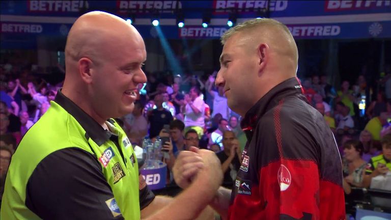 Michael van Gerwen bat Nathan Aspinall pour organiser une demi-finale contre Peter Wright au World Matchplay