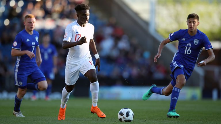 Bukayo Saka playing for England&#39;s under-17s in 2018