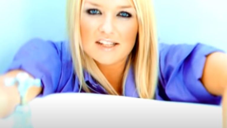 Emma Bunton released What I Am with Tin Tin Out in 1999. Pic: YouTube/TinTinOutVEVO