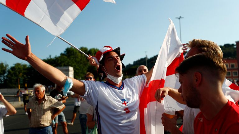 Fans gather in Rome ahead of Ukraine v England 
