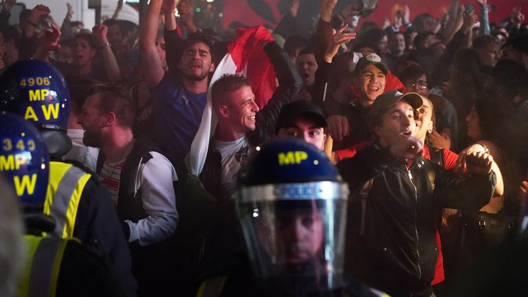 Police and Italy fans in central London following the country&#39;s Euro 2020 win