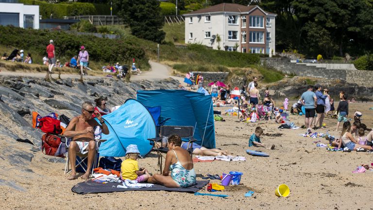 Clima del Reino Unido: Irlanda del Norte «rompe récord» por tercera vez esta semana |  Noticias del Reino Unido