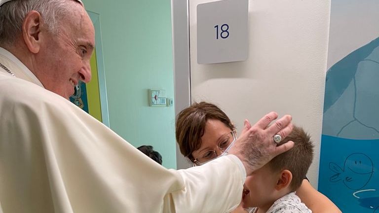 El Papa Francisco sale del hospital en Roma 10 días después de la cirugía de colon |  Noticias del mundo