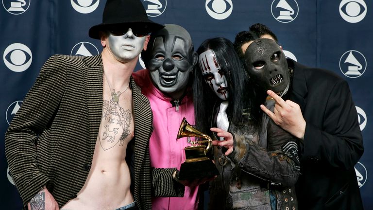 Slipknot, photographié ici aux Grammys 2006, est devenu célèbre dans les années 90.  Photo AP