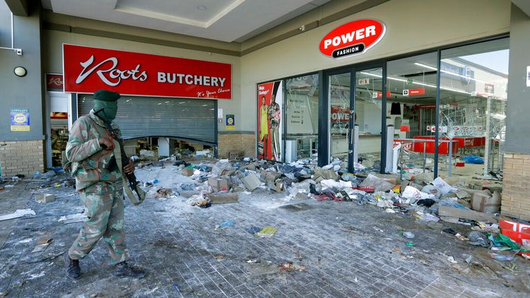 10 people have died during a mass looting in South Africa