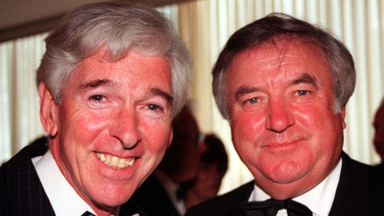 Tom O&#39;Connor (left), with fellow Liverpool comedian Jimmy Tarbuck at the 1998 Comic Heritage Comedy Awards