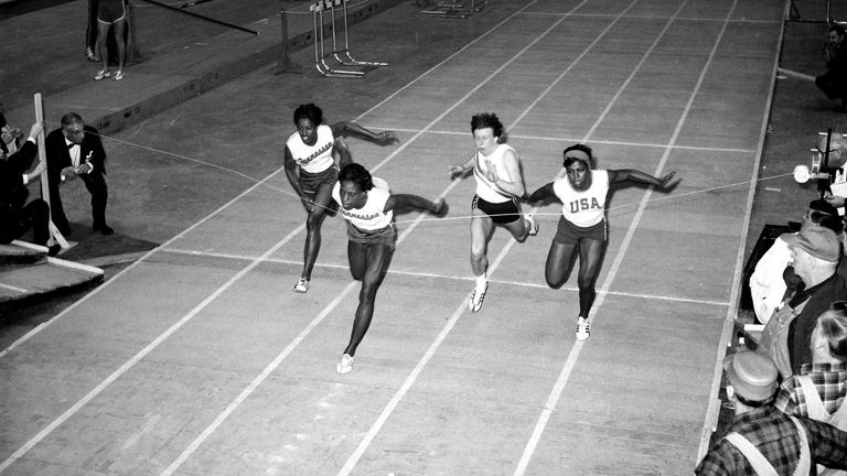 Tyus wins the women&#39;s 60-yard dash final in Madison Square Garden in 1965