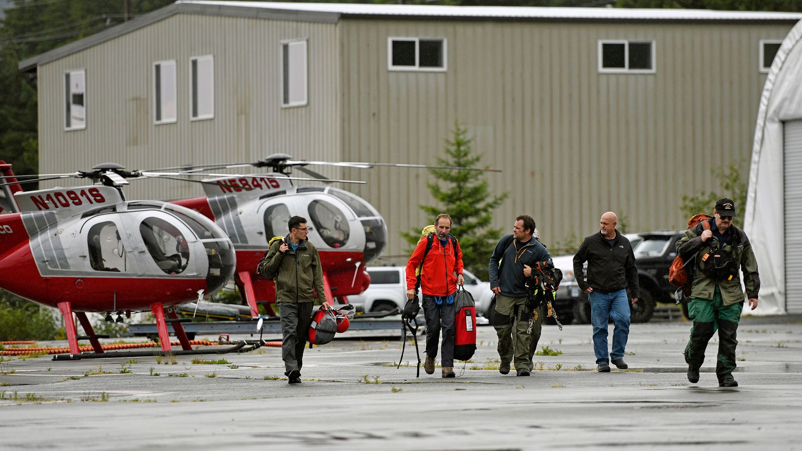 Six dead after sightseeing plane crashes in southern Alaska
