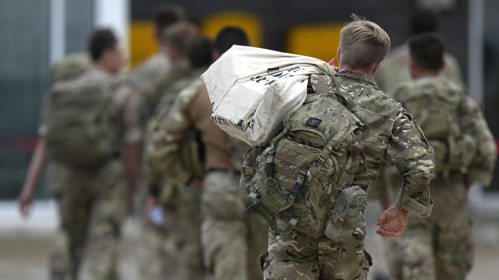 British Troops Return Home As Uk Ends Afghanistan Evacuation 