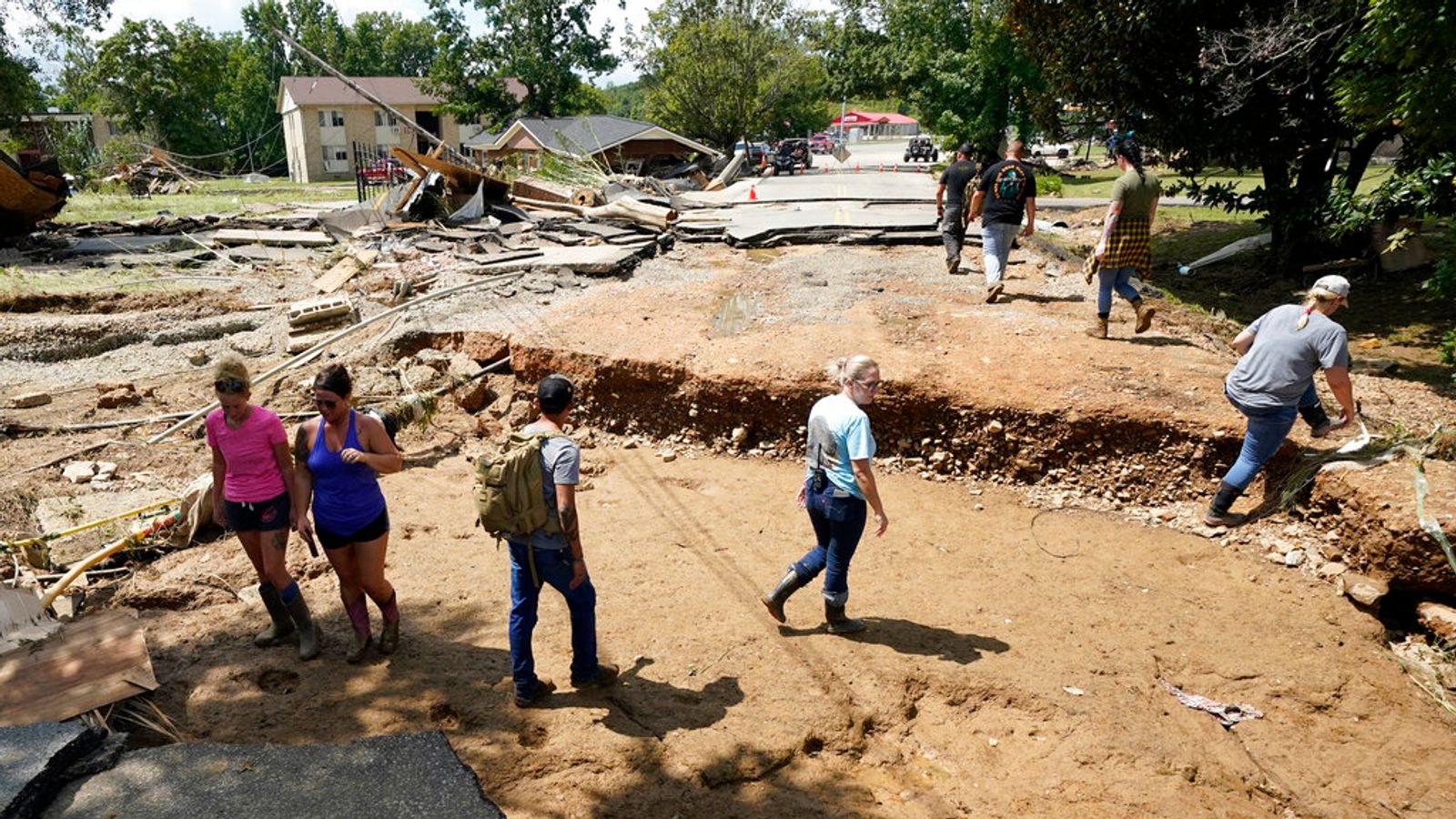 Tennessee flooding: Twin babies swept from father's arms among 22 dead ...