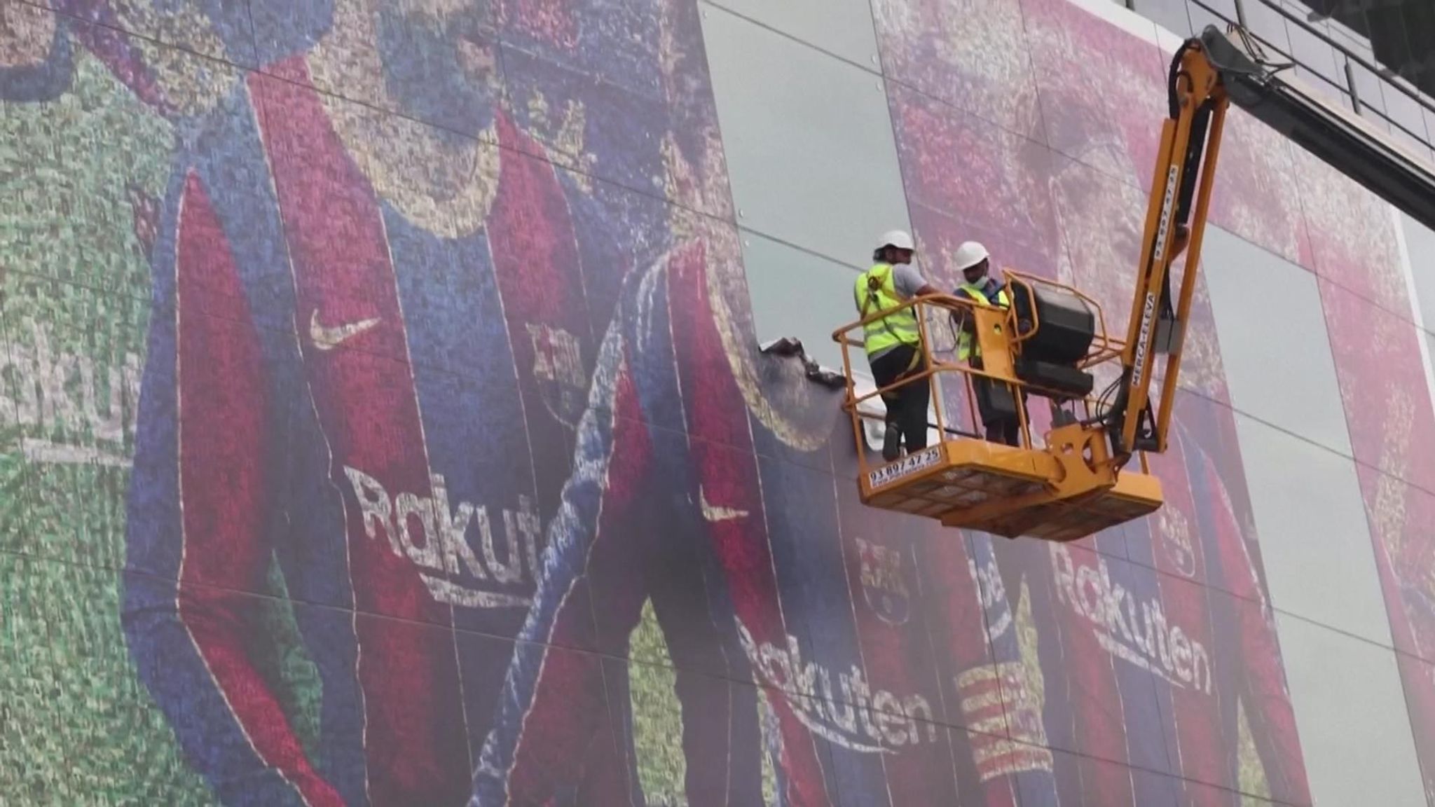 PHOTOS: Messi’s Image Pulled Down From Camp Nou  %Post Title