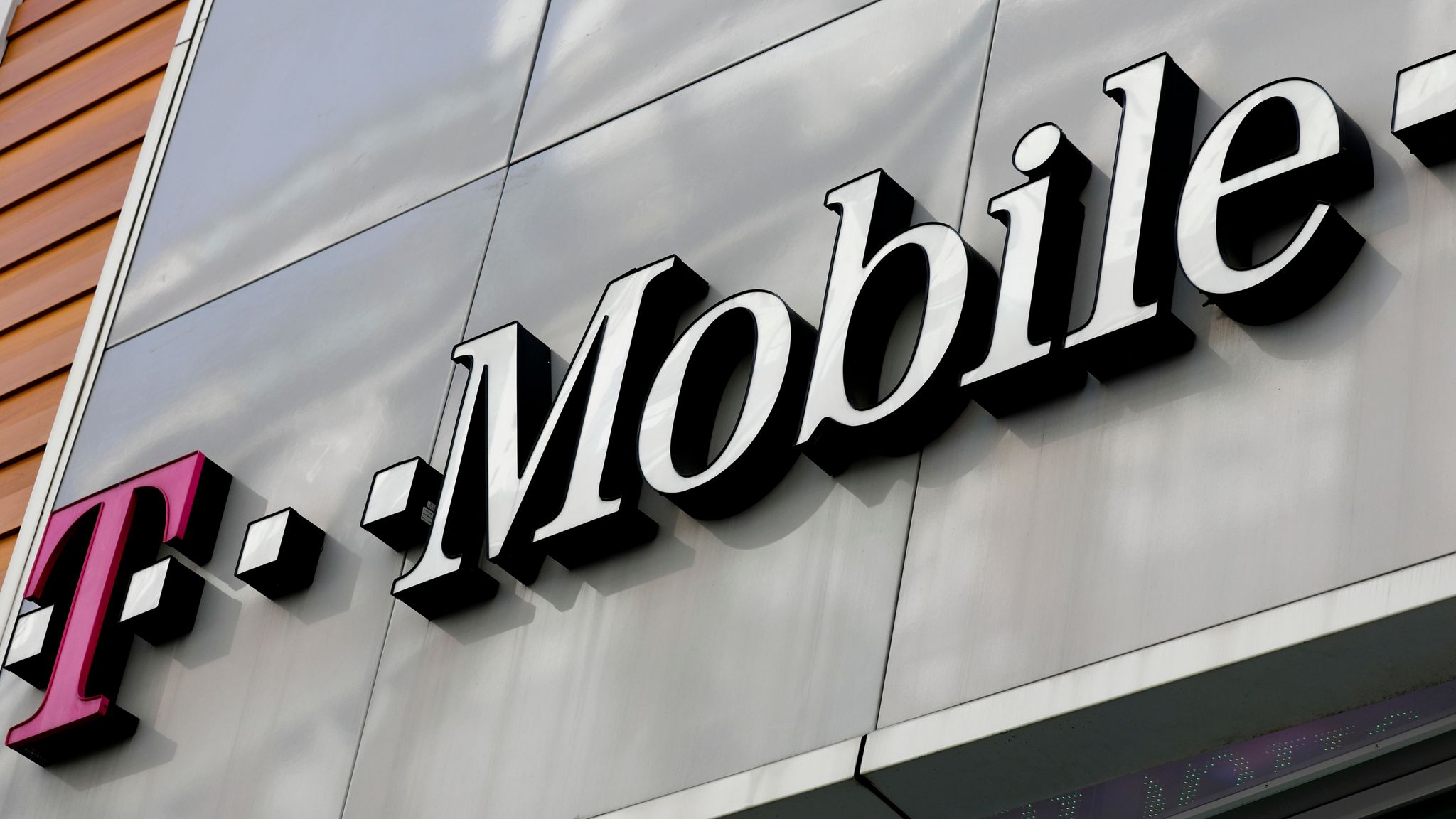 T-Mobile confirms more than 40 million customers' data stolen in ...