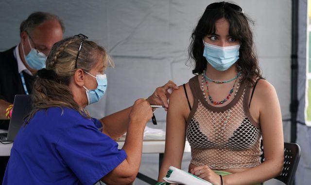 COVID-19: UK reports 33,196 new daily coronavirus cases and another 61 deaths - Vimarsana News