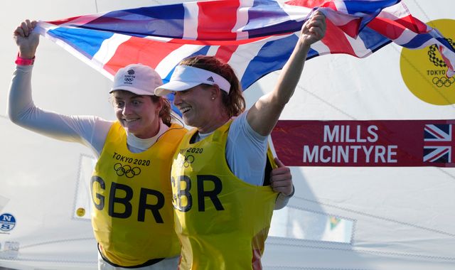 Tokyo Olympics: Team GB's Hannah Mills and Eilidh McIntyre ...