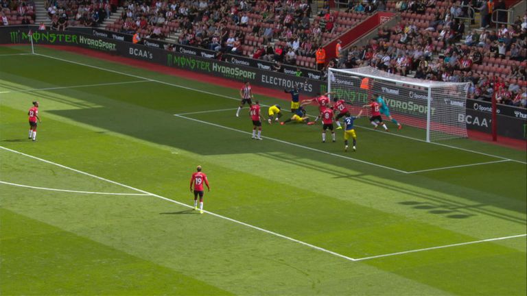 How have Man Utd not scored?! (7)