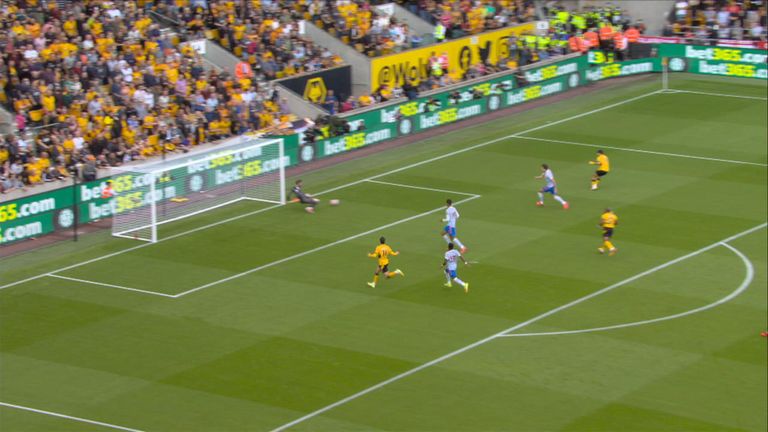 De Gea saves Jimenez effort