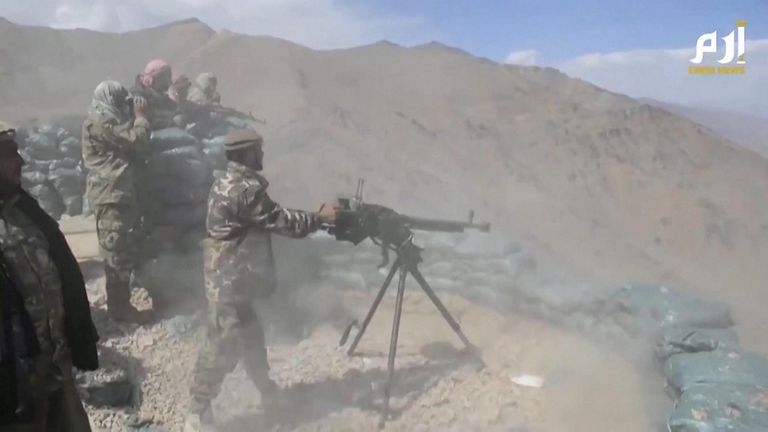 Anti-Taliban forces training in Afghanistan&#39;s north east
