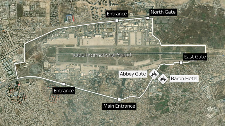 تصور می شود که دو انفجار در نزدیکی فرودگاه کابل ده ها غیرنظامی و سرباز آمریکایی را کشته است.