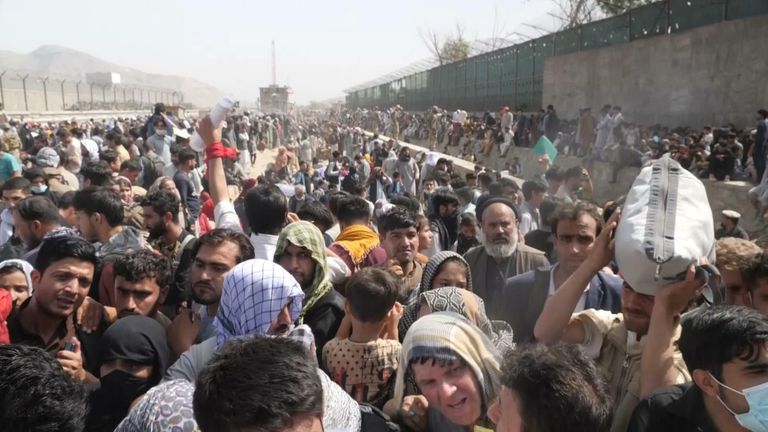 Thousands queue for evacuation by US troops at Kabul airport 