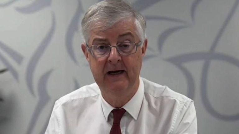 Mark Drakeford appeals to chancellor over removal of financial support for struggling households in Wales