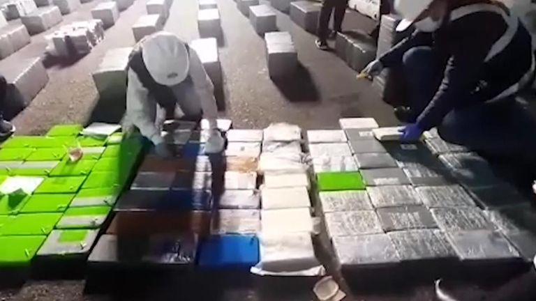 Peru seizes more than 2 tons of cocaine
