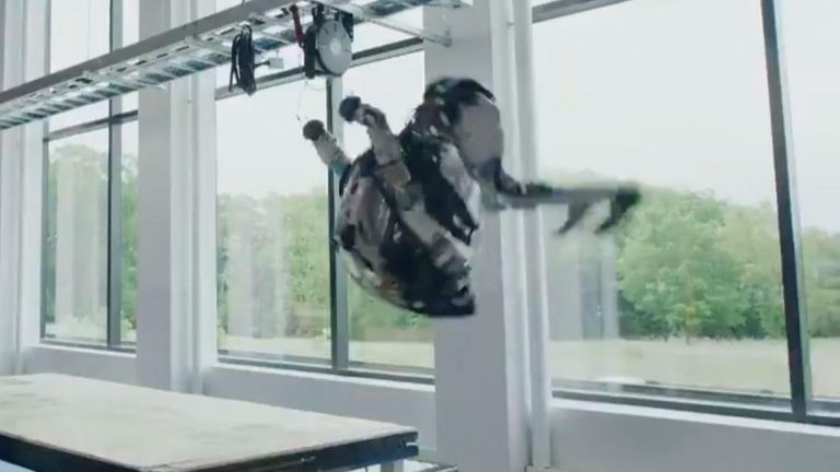Robots built by Boston Dynamics smash complex obstacle course. 