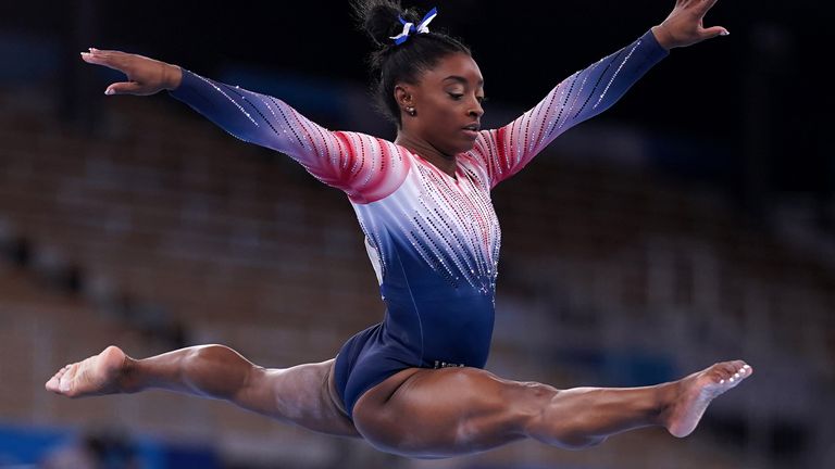 Japonya'da düzenlenen Tokyo 2020 Olimpiyat Oyunlarının on birinci gününde Ariake Jimnastik Merkezi'nde düzenlenen Kadınlar Denge Aleti finalinde ABD'li Simone Biles.  Resim tarihi: 3 Ağustos 2021 Salı.