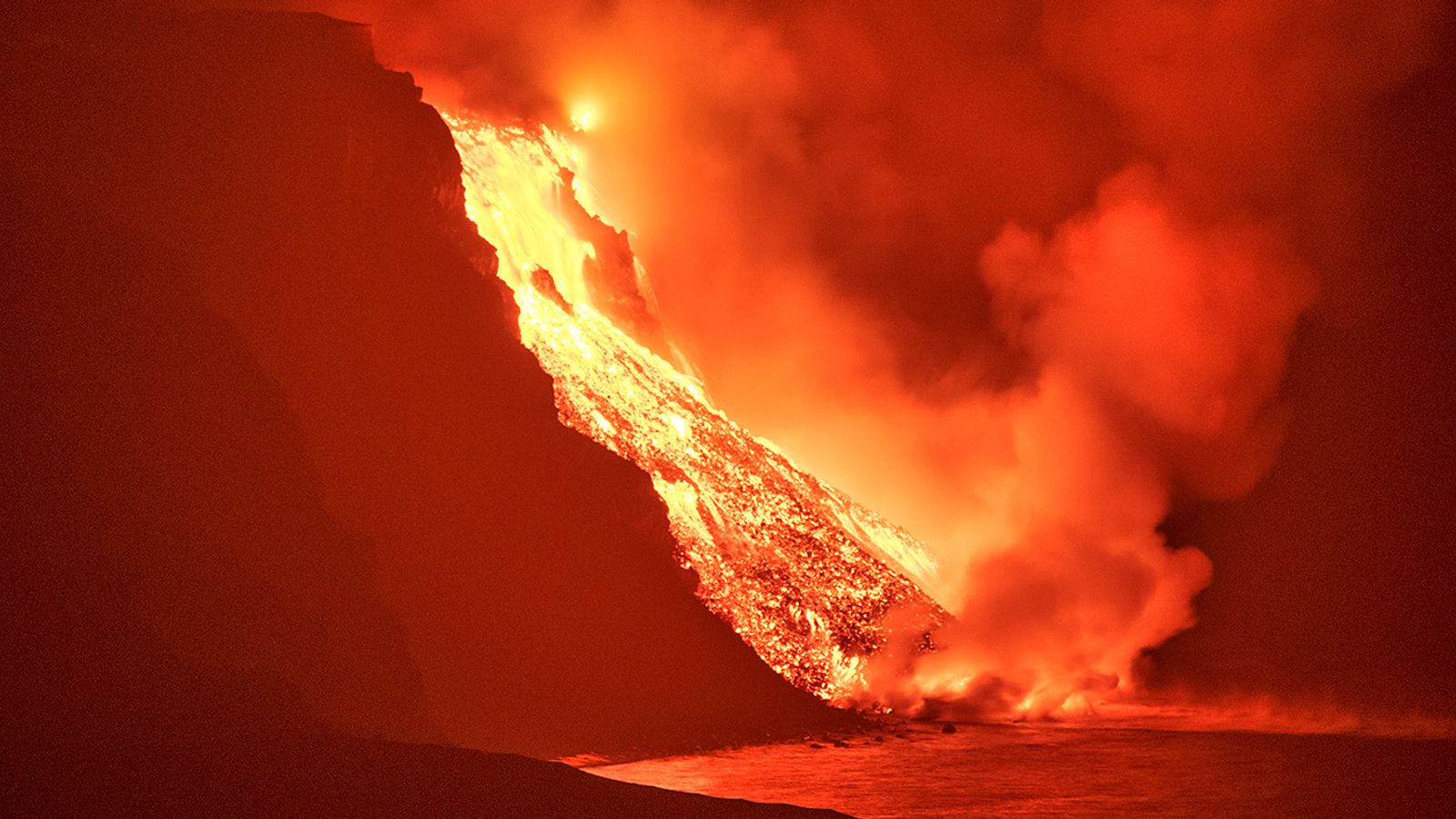 La Palma Volcano Eruption Lava Spills Into Atlantic Ocean World News Sky News 